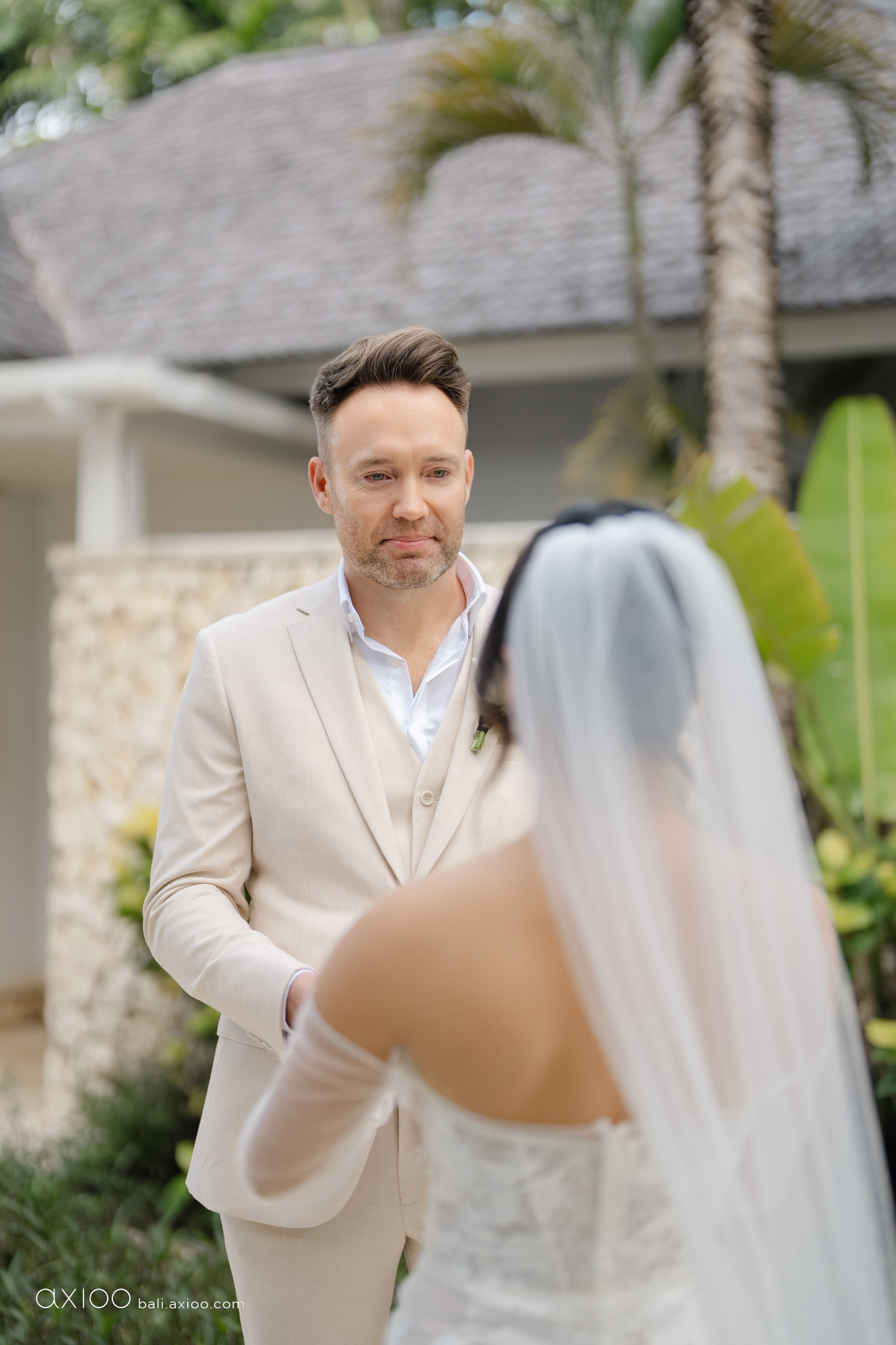 Axioo: A Universe of Love